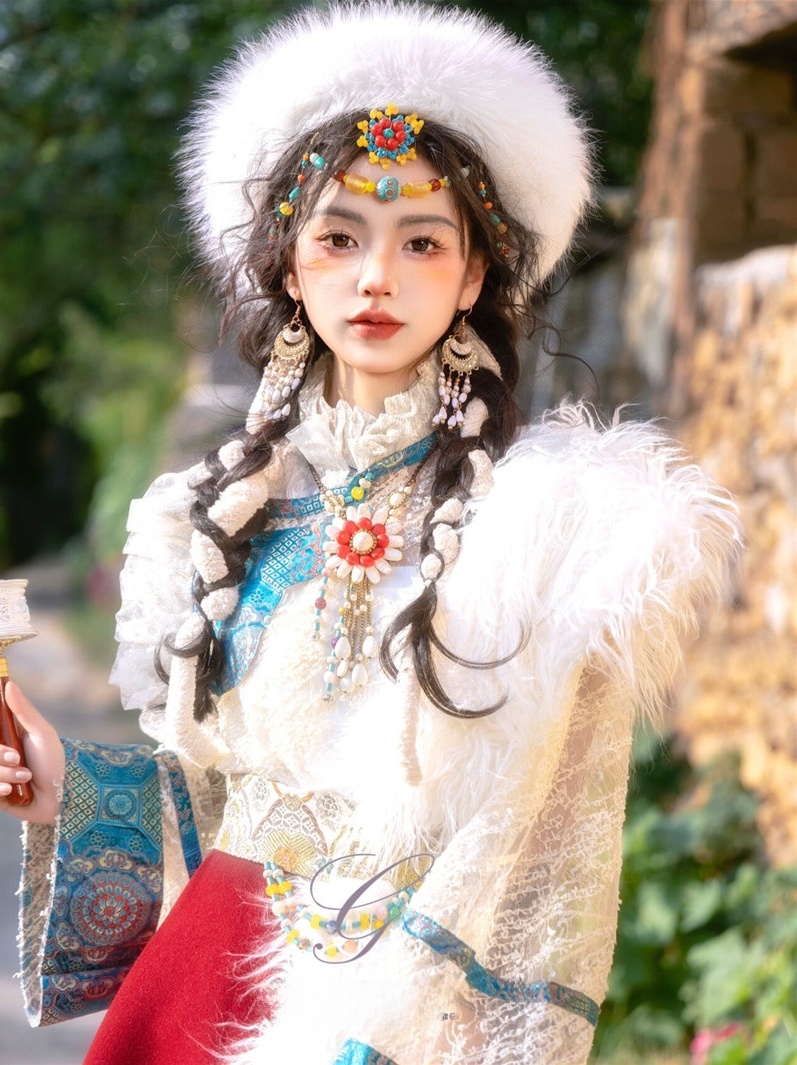 Ethnic Fashion Photography - ملابس نسائية تبتية عرقية بتصميم جديد،
