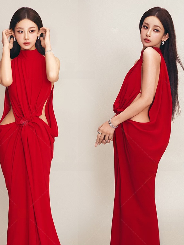 Ethnic Fashion Photography - فستان تصوير بورتريه أحمر بتصميم بسيط،